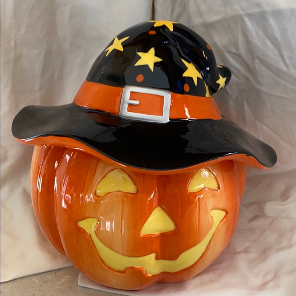 Jack o’ lantern pumpkin cookie jar